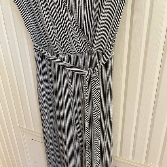 Striped Jumpsuit Size 8-10? - Picture 2 of 5